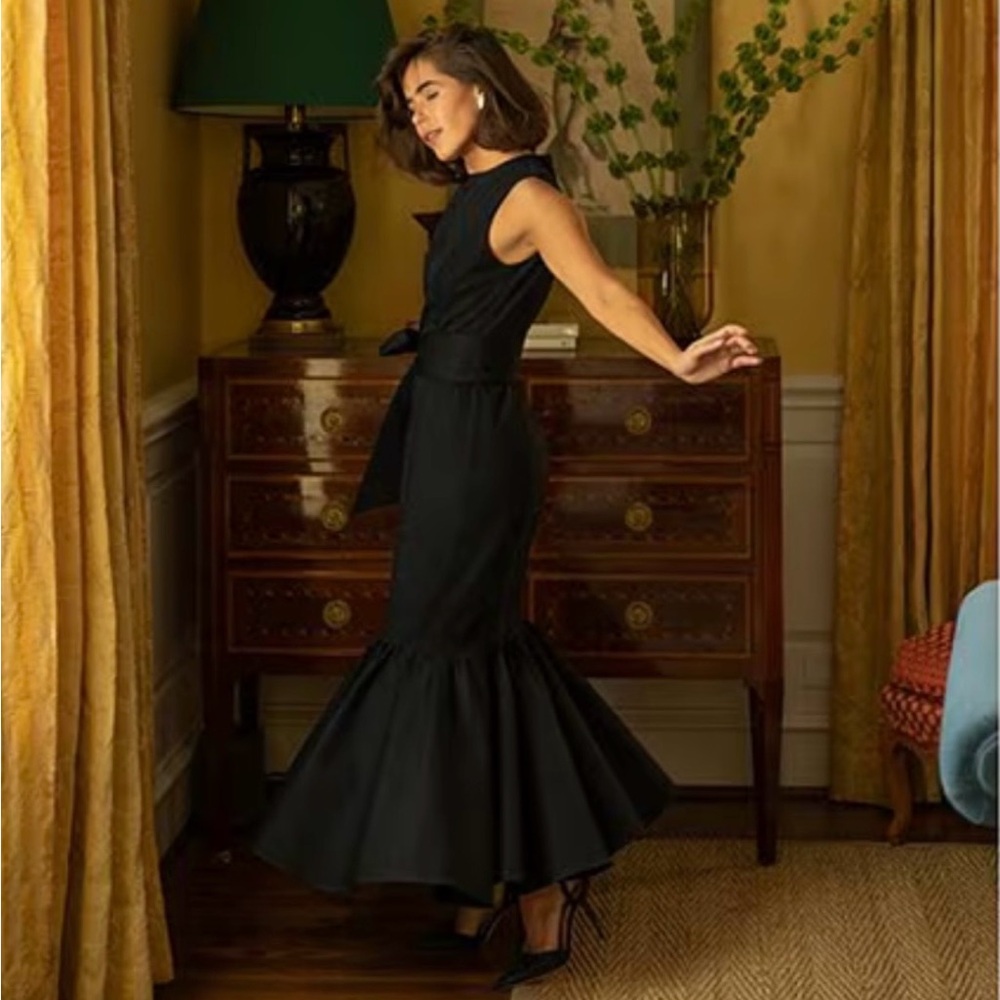 Elegant Charcoal Color Sleeveless Dress✨